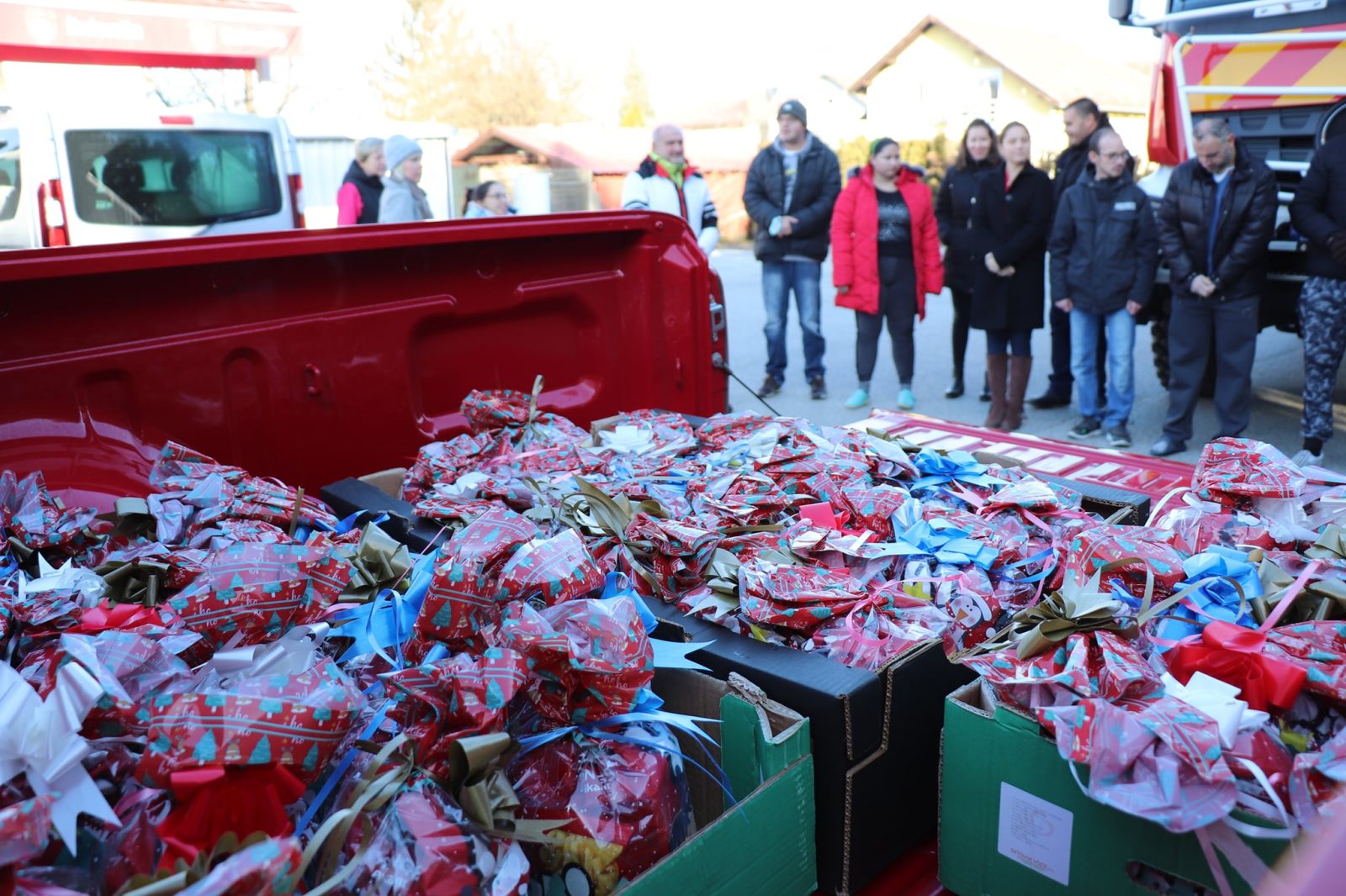 Donacija 60 prigodnih poklon paketa II smjene Javne Vatrogasne postrojbe grada Koprivnice